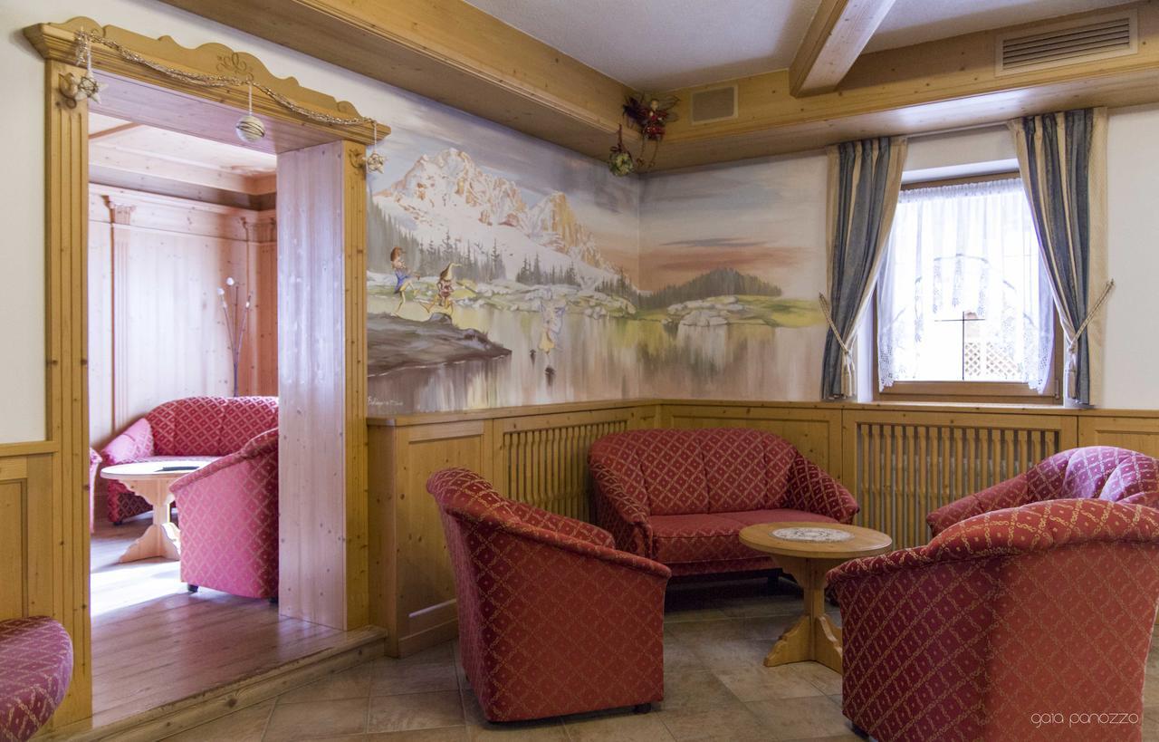 Hotel Genzianella Ziano di Fiemme Exteriör bild