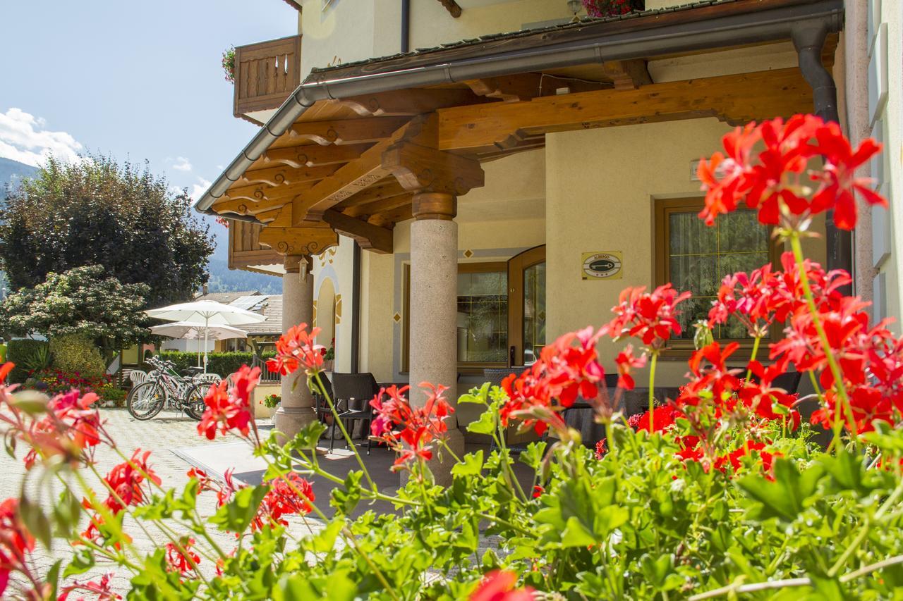 Hotel Genzianella Ziano di Fiemme Exteriör bild