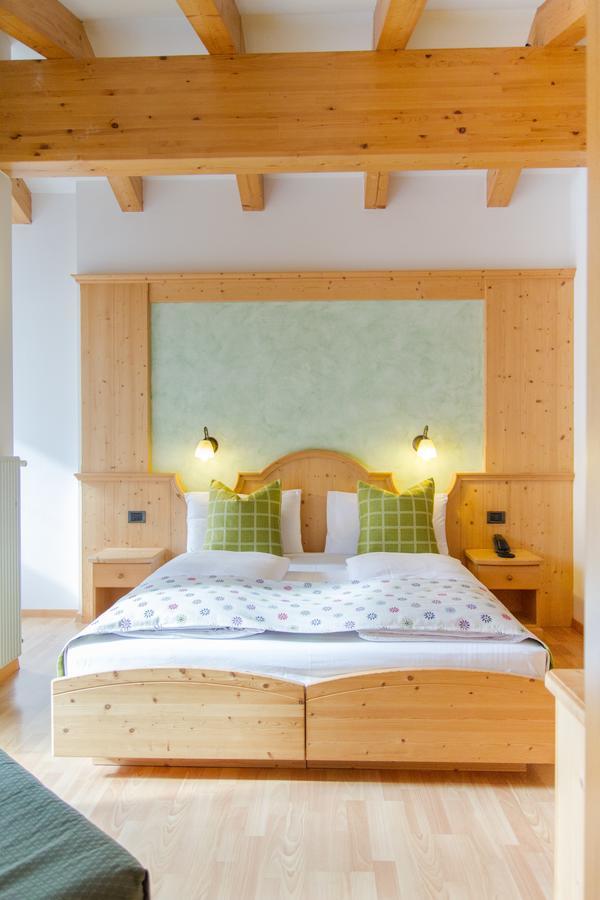 Hotel Genzianella Ziano di Fiemme Exteriör bild