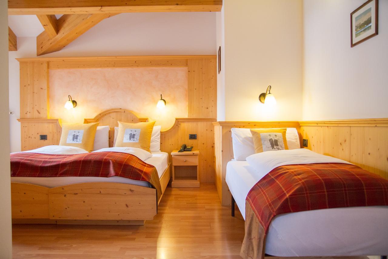 Hotel Genzianella Ziano di Fiemme Exteriör bild