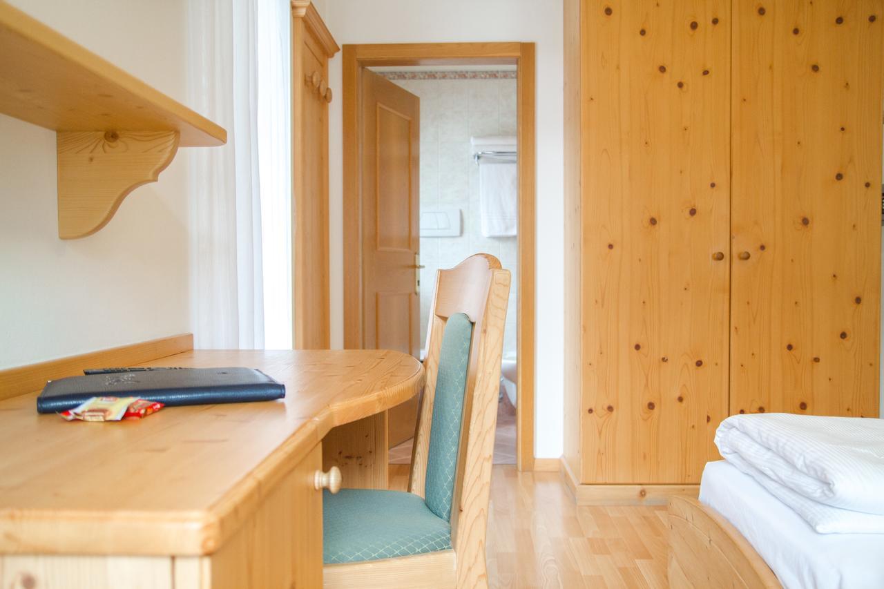 Hotel Genzianella Ziano di Fiemme Exteriör bild