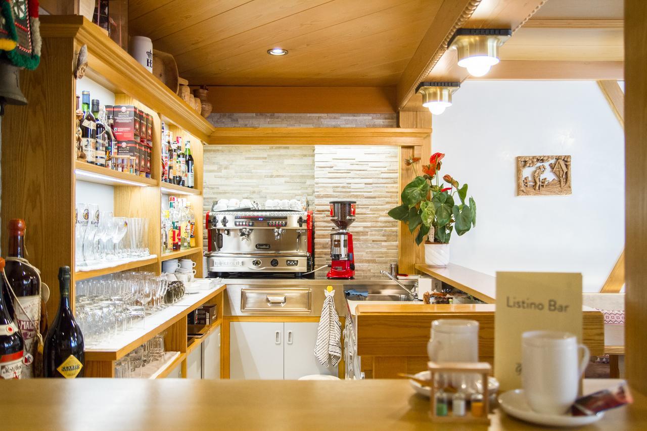 Hotel Genzianella Ziano di Fiemme Exteriör bild